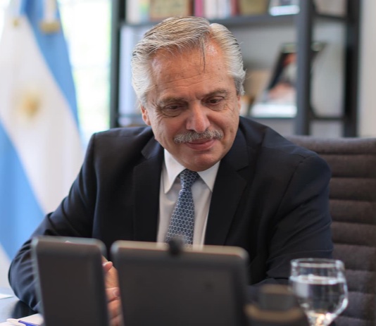 Argentina.  Fernández sale del país del grupo de Lima.  Chispas del Mercosur