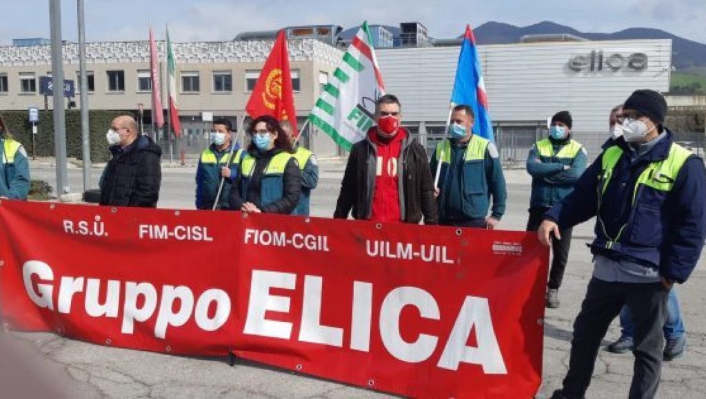 Ilica, filial multinacional de Francisco Casoli, recorta 400 escaños.  Trabajadores de una guarnición en Semana Santa