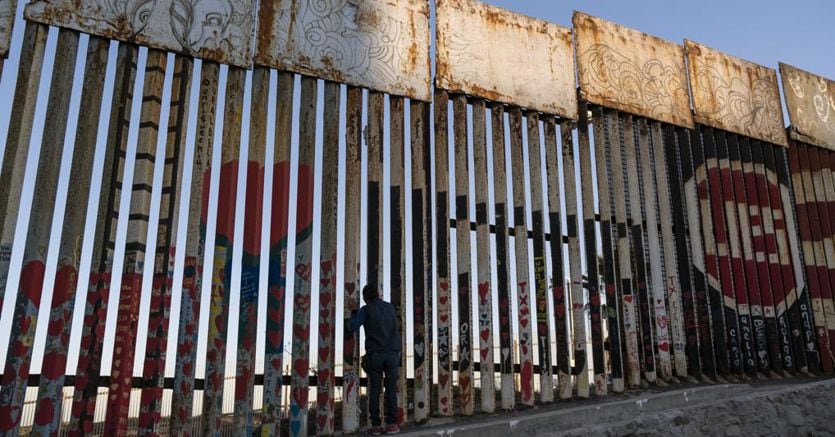 Biden obstruye la construcción del muro con México, pero el nudo de contratos permanece