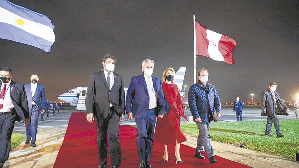 Alberto Fernández viaja a Lima para asistir al acto inaugural de la agenda del presidente Castillo en Perú