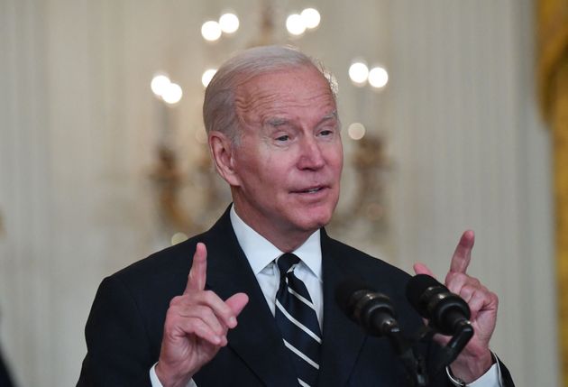 El presidente de los Estados Unidos, Joe Biden, habla sobre los planes de gasto social de su administración, desde el East Room ...