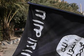 "Militanti Isis arrivano in Ue e Usa con passaporti falsi"