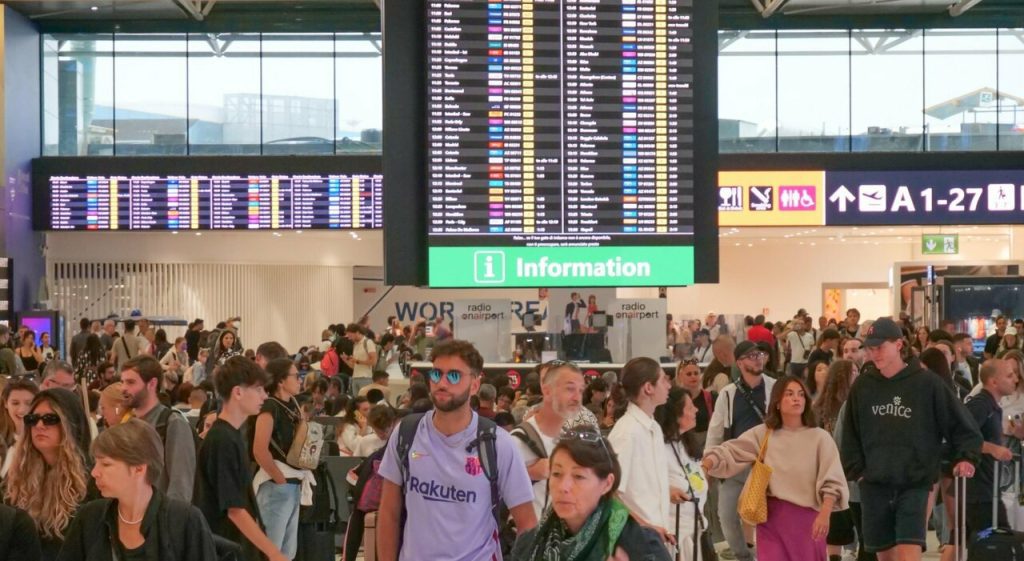 Turismo, Impulso de Roma.  Tráfico pico en Fiumicino: 4,2 millones de pasajeros