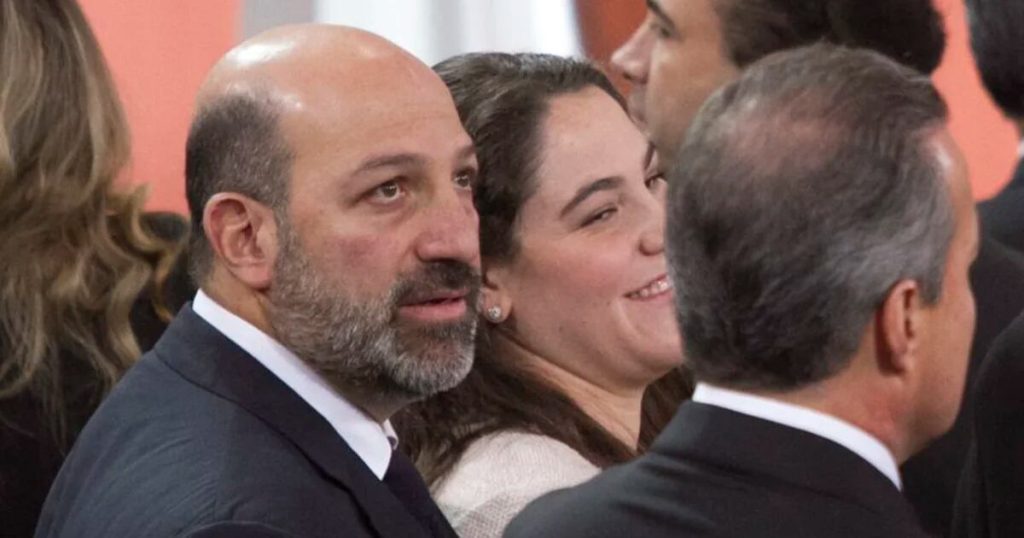 Carlos Slim: Es hijo del empresario que lo acompañó a la inauguración de la FIFA