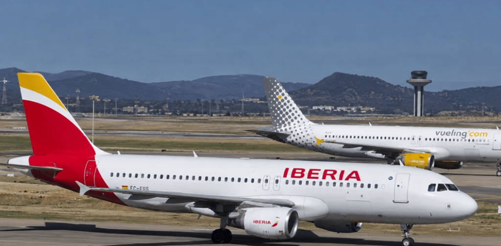 Iberia y Vueling confían en mantener su operativa este verano pese a la crisis del combustible Iberia y Vueling confían en mantener su operativa este verano pese a la crisis del combustible